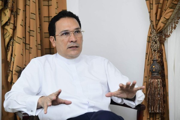 Padre exorcista: degeneración del hombre es obra de Satanás