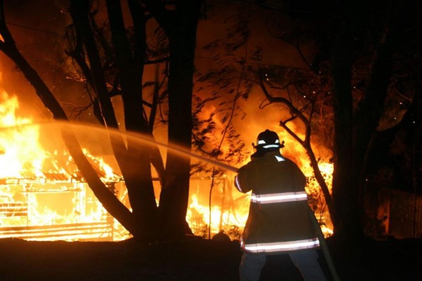 En dos horas fue controlado el fuego.