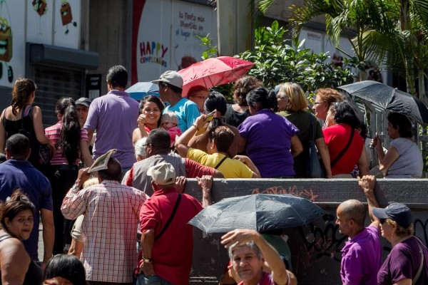Maduro ordenó expropiar una cadena de supermercados