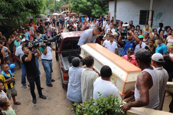 'Por qué me la quitaron, era tan linda”: madre de niña asesinada