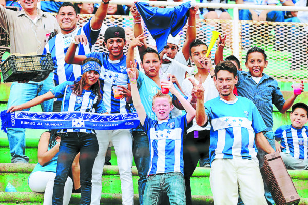 Una afición de Mundial despidió a la Selección de Honduras