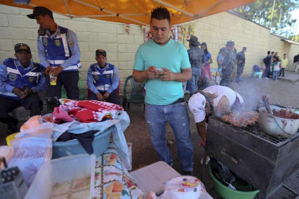 Iglesias Católica y Evangélica piden esperar resultados del TSE