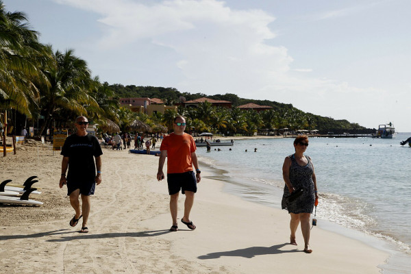 Más de 5,000 cruceristas llegan hoy a Roatán  