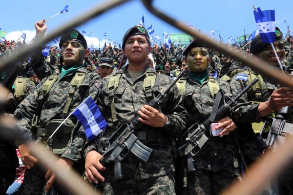 Rinden homenaje a Francisco Morazán en el Día del Soldado  