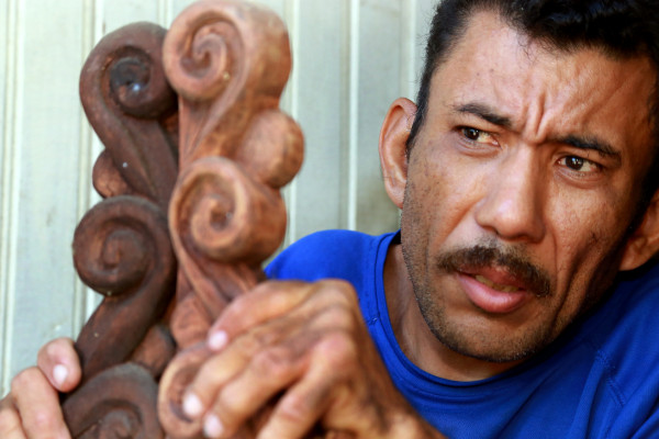 Los expertos hacen malabares con los trompos de Nano