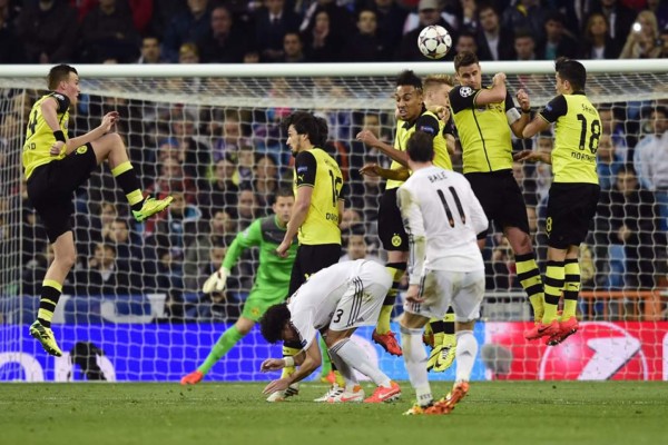 Real Madrid golea al Borussia Dortmund y pone un pie en semifinales