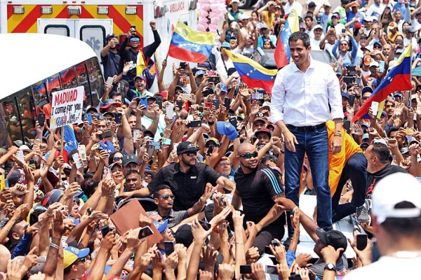 Guaidó pide a seguidores que mantengan la confianza