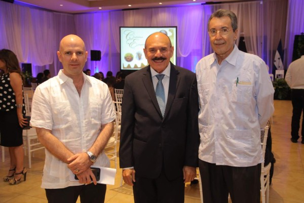 La Ccic entrega el premio Ciudadanos Ejemplares 2016