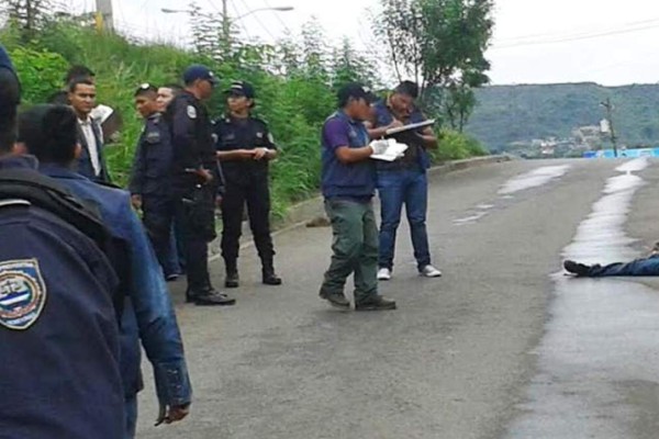 Macabro: Hallan muerto a hombre con clavos en sus ojos