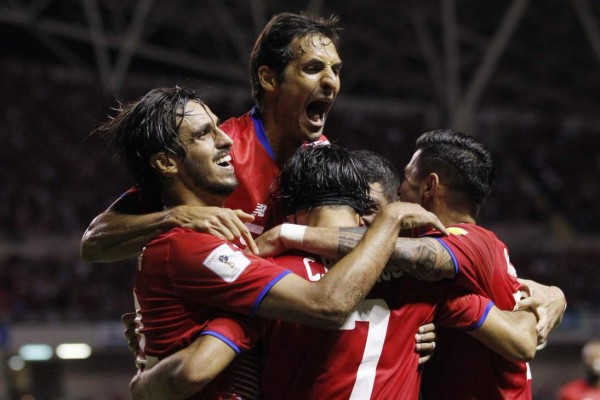 Costa Rica supera a México y es la número uno de Concacaf