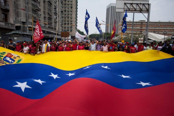 Activan el proceso para revocar mandato de Maduro