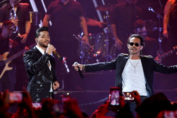 Maluma y J Balvin brillan en los Premios Juventud