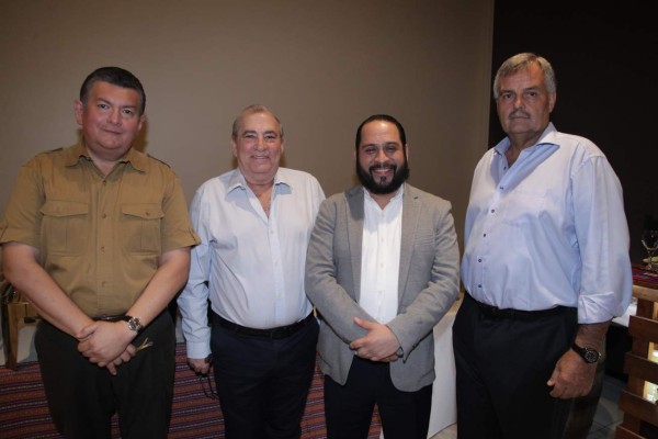 Cónsules celebran su cita mensual