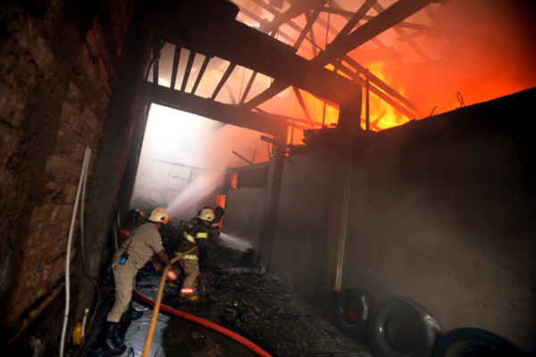 Millonarias pérdidas deja incendio en bodega en Tegucigalpa