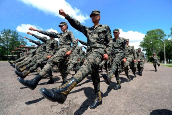 Video de militar hondureño en TikTok se viraliza y FFAA les prohíbe hacer videos en la red social