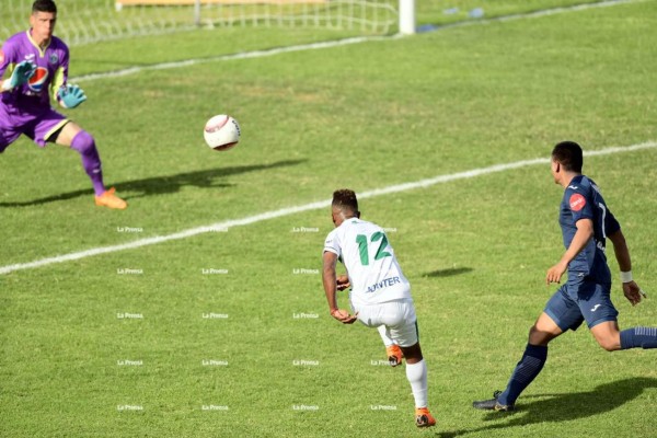 Jeancarlo Vargas marcó un golazo al Motagua, pero se lo anularon. Foto Yoseph Amaya