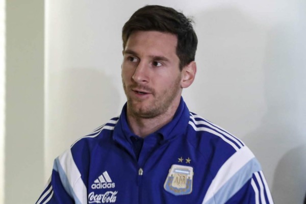 Diario LA PRENSA captó a Messi a su salida del palco presidencial de MetLife