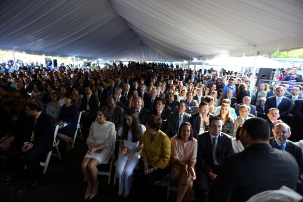 Trabajo y honestidad ofrece Asfura