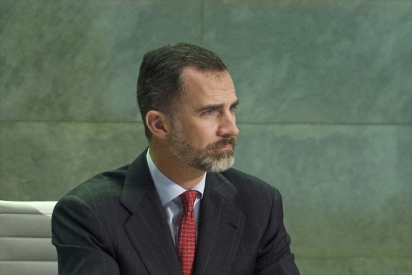 El rey de España se baja el sueldo