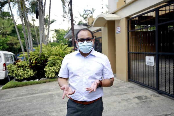 Luis Romero, infectólogo: 'La población seguirá desprotegida si no tiene el esquema completo”