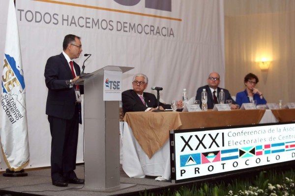 TSE implementará el voto en casa en las elecciones generales de noviembre