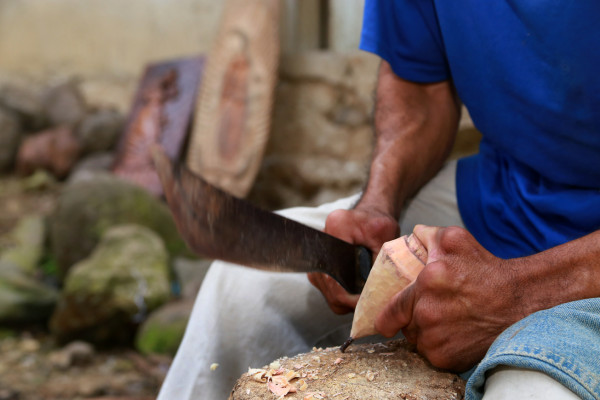 Los expertos hacen malabares con los trompos de Nano
