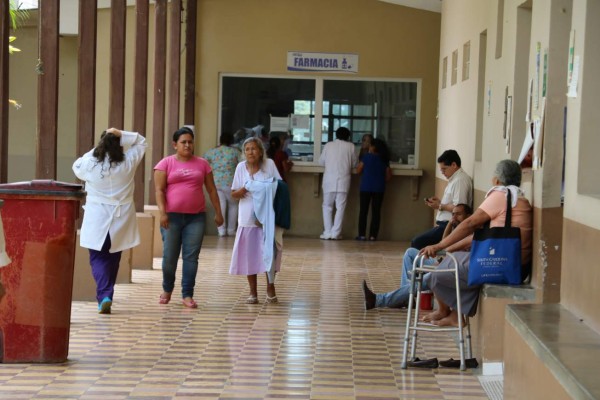 Mujer que quemó a su hijo se defenderá en libertad