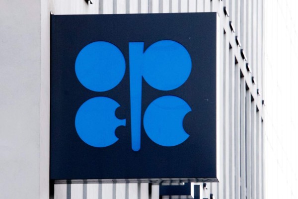 OPEP y sus socios buscan acuerdo para reducir más la producción