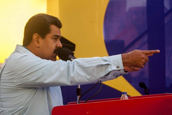 Maduro acusa a González de apoyar 'golpe' contra su gobierno