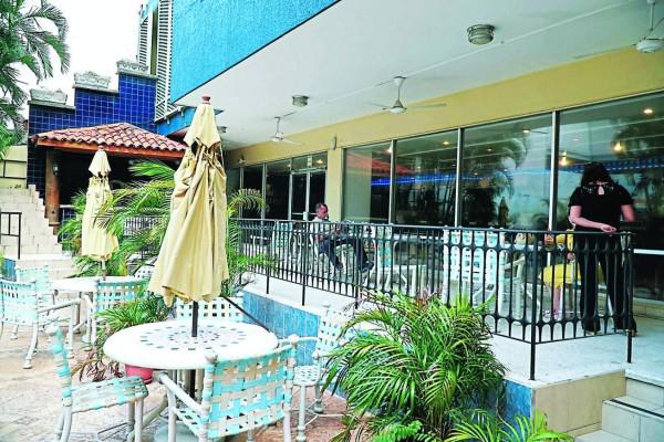 Miles de personas degustaron de los ricos platillos de la cafetería y restaurante estilo de los 60’s.