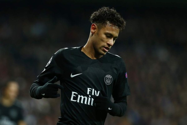 Francés ataca a Neymar y lanza advertencia: 'Es normal que reciba golpes'