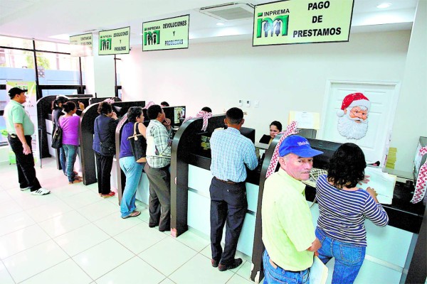 Docentes hondureños buscan 'jubilaciones justas”