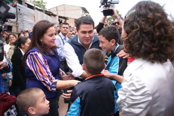 Juan Manuel Santos felicitó al presidente electo de Honduras