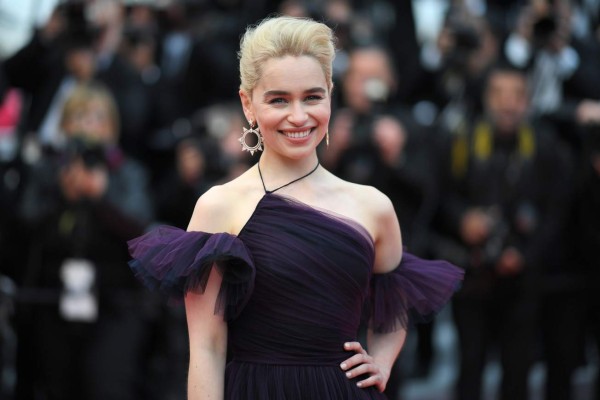 Emilia Clarke recibe el mismo sueldo que los protagonistas masculinos de 'Juego de tronos'