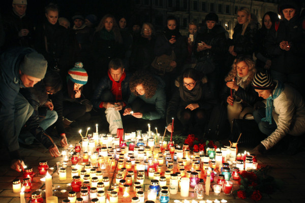 Gobierno y oposición firman acuerdo para salir de la crisis en Ucrania