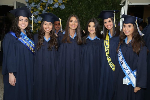 Histórica y solemne fue la graduación de la EIS