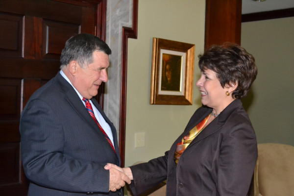 Honduras estrecha vínculos con Rusia