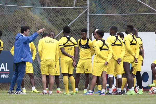 Comunicador peruano lanza insultos racistas contra selección de Ecuador