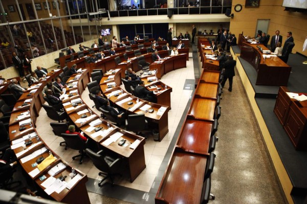 Panamá anuncia una consulta a la sociedad para una Constituyente