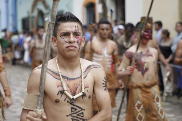 Escuelas de Honduras celebran el Día del Cacique Lempira