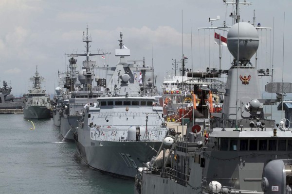 Corea del Norte instala ametralladoras de EUA en sus barcos