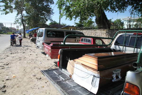 Acribillan a dueño de puesto de golosinas