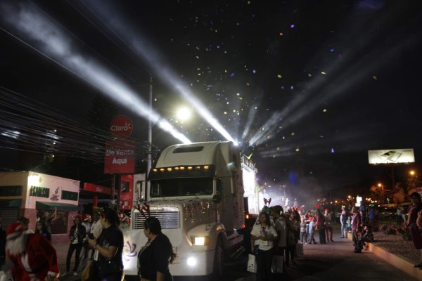 Noche de magia y esplendor en 'Navidad Catracha”