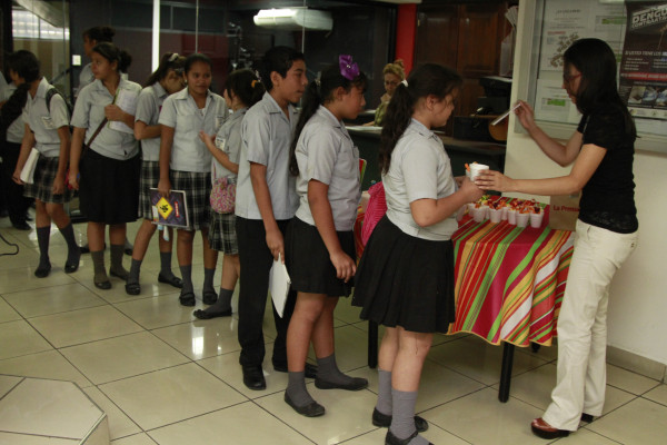 Visitan Diario LA PRENSA