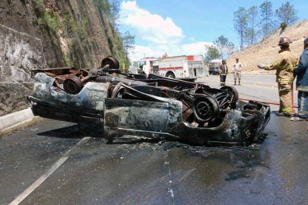 Se salvan de morir calcinados tras accidentarse en carretera CA-5