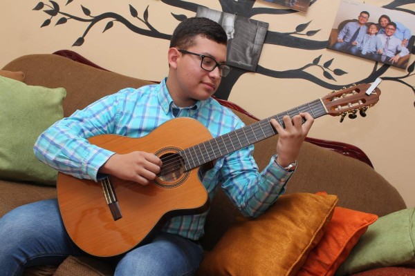 Sampedrano va en busca de carrera financiera a EUA