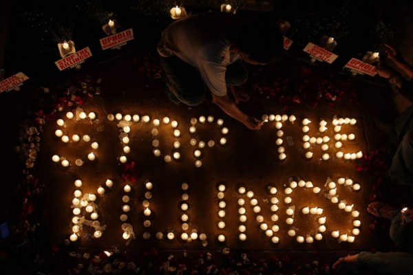 Mujer se gana la vida matando narcos en Filipinas