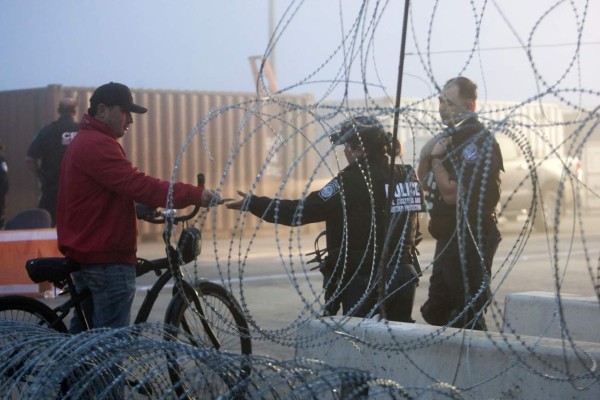 El Pentágono desplazará militares a la frontera de Texas por la caravana migrante