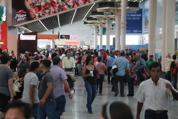 Unos 200,000 viajeros circularán por los aeropuertos de Honduras en época navideña