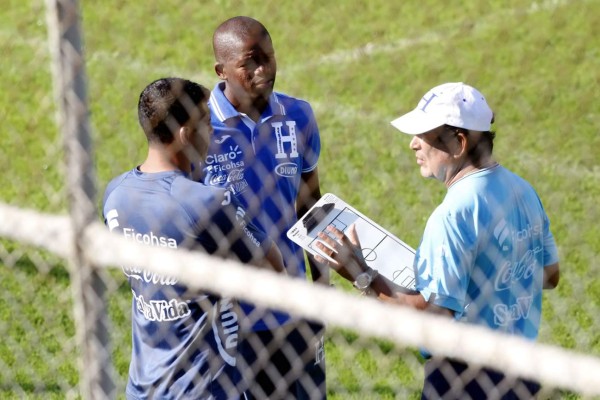 Las reglas inquebrantables de Pinto en Honduras para la eliminatoria